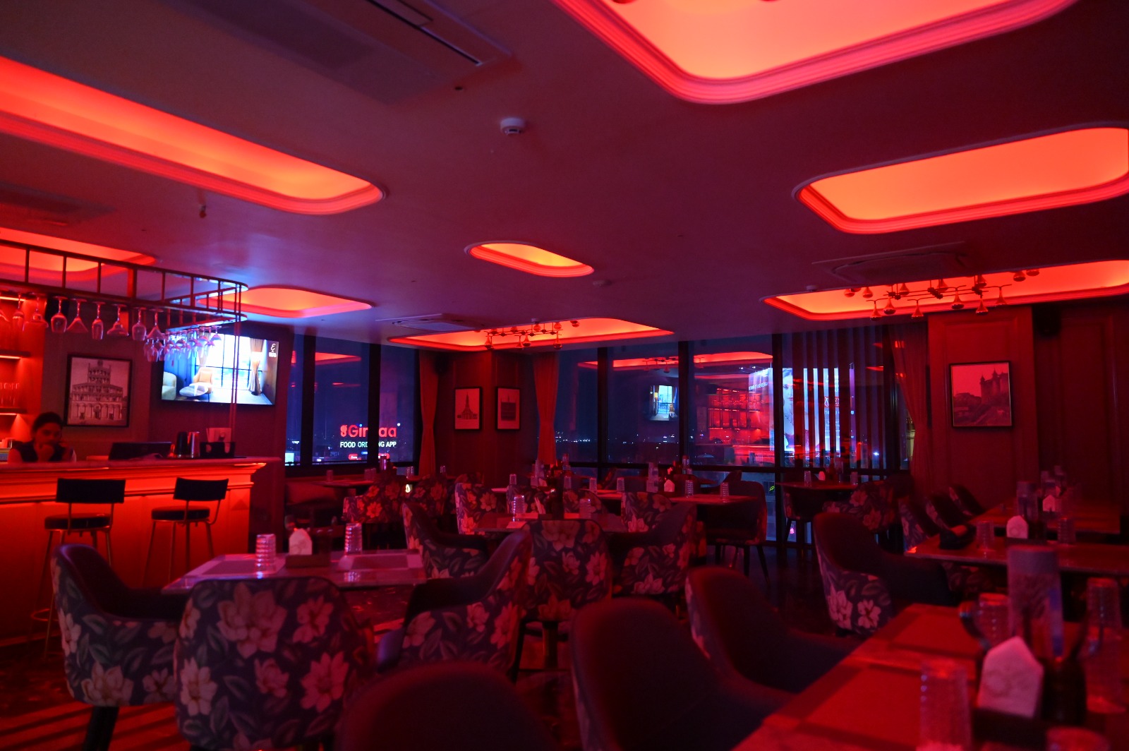 Elsa restaurant ambient lighting
